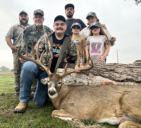 Hunter Trump—and family<br><em>
Once in a lifetime Trophy Whiteail</em><br> Sponsored by Catch A Dream